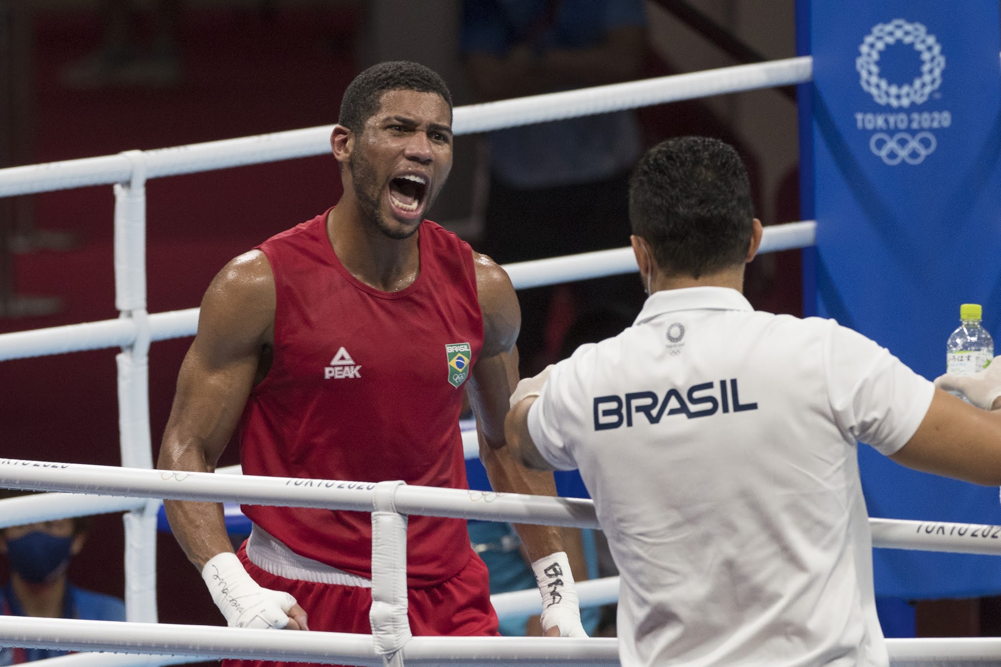 Hebert Conceição derrota russo e chega na final olímpica do boxe